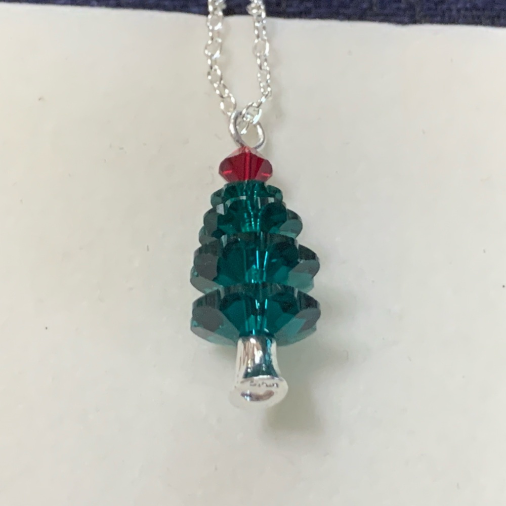 2010 AVON TREE PENDANT NECKLACE SWAROVSKI ELEMENTS